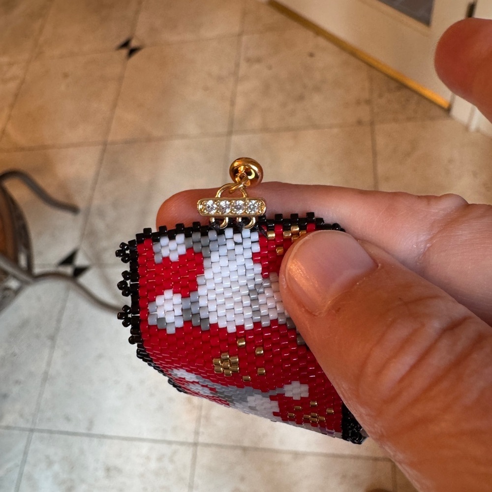 Hand Crafted Beaded Fancy Poodles Bracelet 7.5 inches Magnetic Clasp - Picture 10 of 10